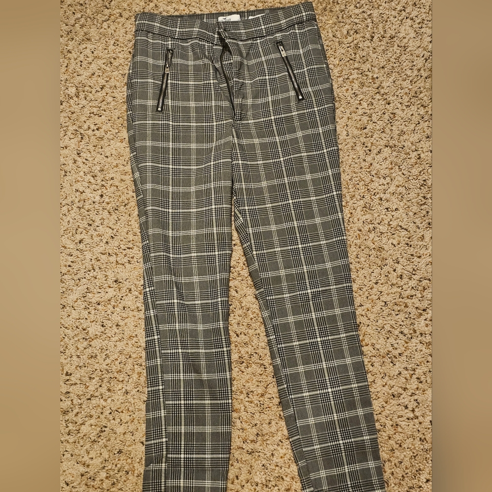 Hollister Ultra High Rise Plaid Zip Pocket Pants | Size Large